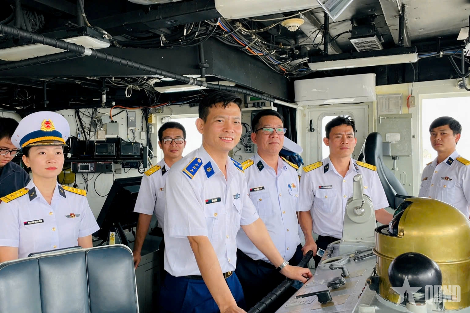 Học viện Hải quân tham quan trao đổi kinh nghiệm tại Hải đoàn 32